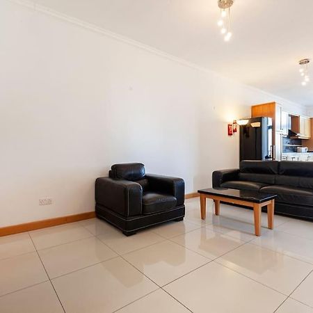 Comfortable Penthouse, Served With Lift, Wifi & Ac By 360 Estates Gzira Exterior photo